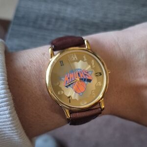NBA Limited Edition Vintage New York Knicks Gold Watch with Brown Strap 1995